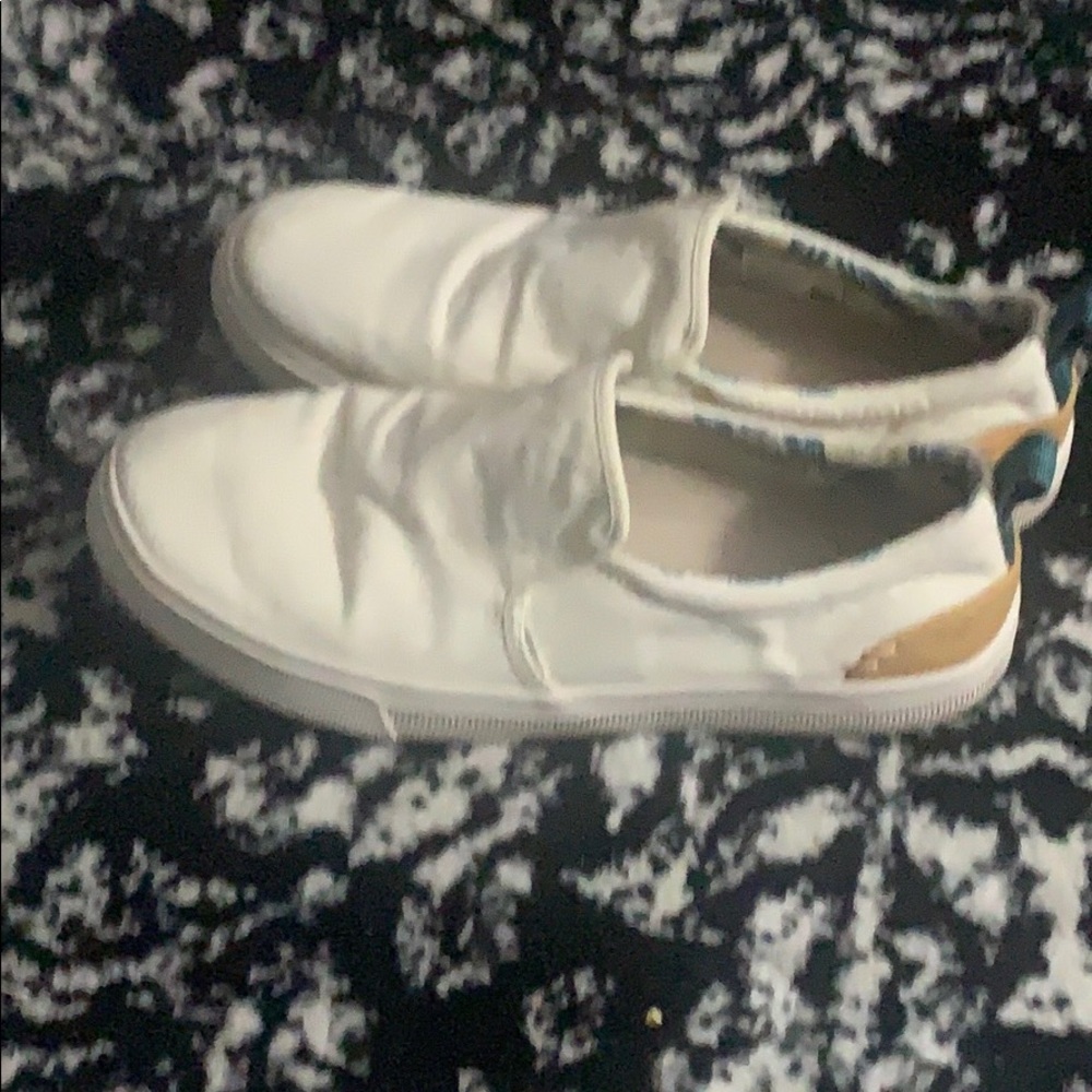 TOMS SlIp on Sneakers ❤️